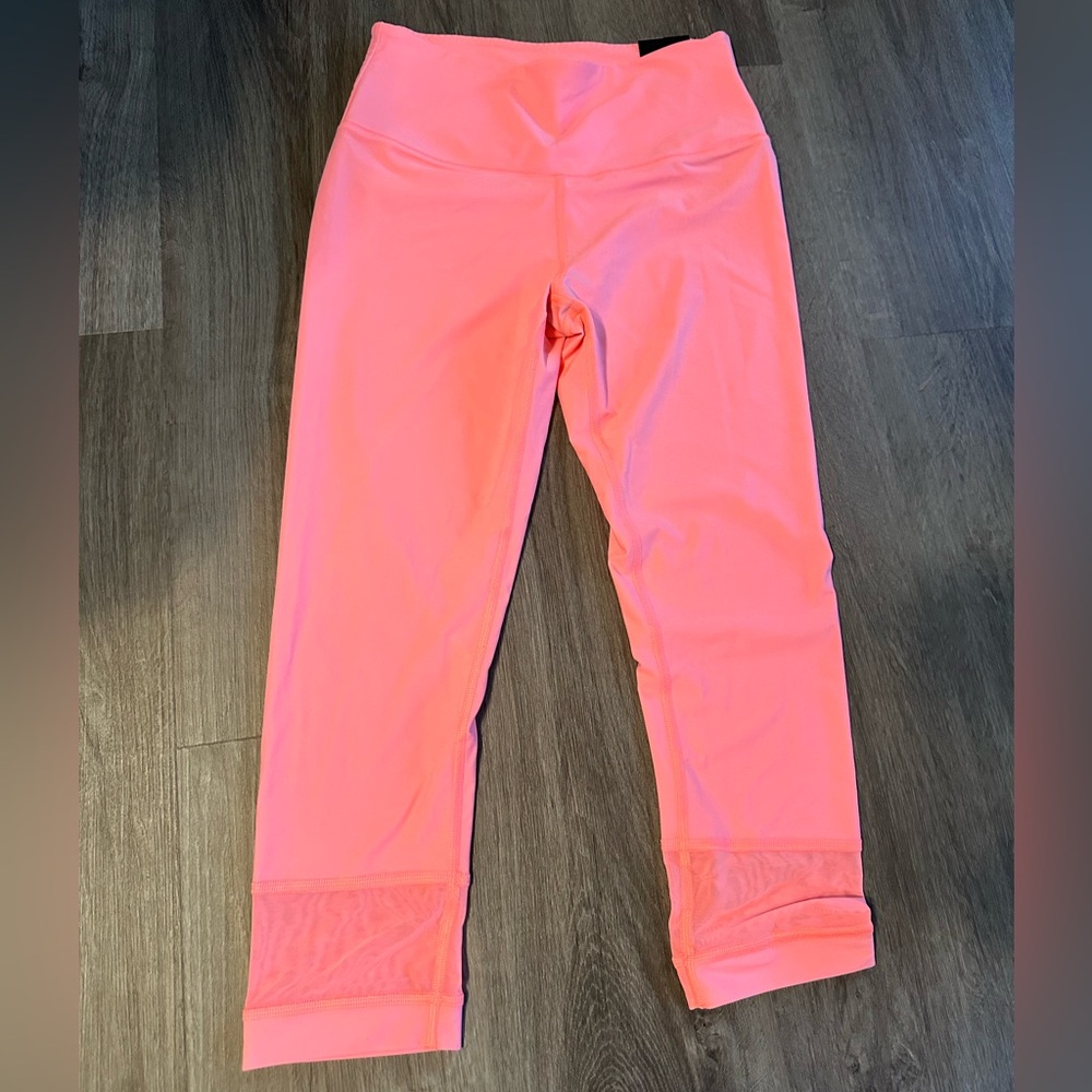 NWT Victorias Secret Workout Leggings. MD